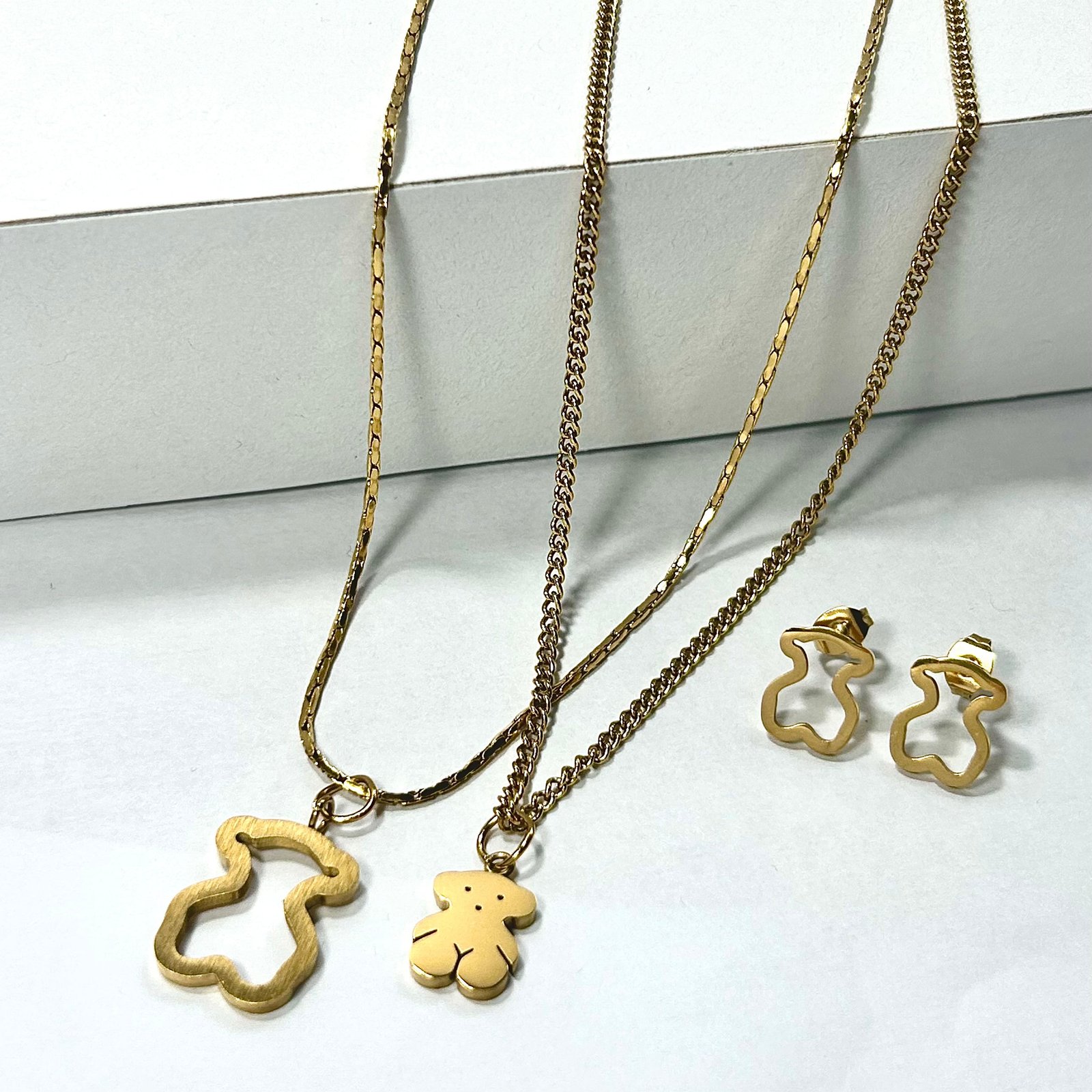 Conjunto collar y pendientes oso gold