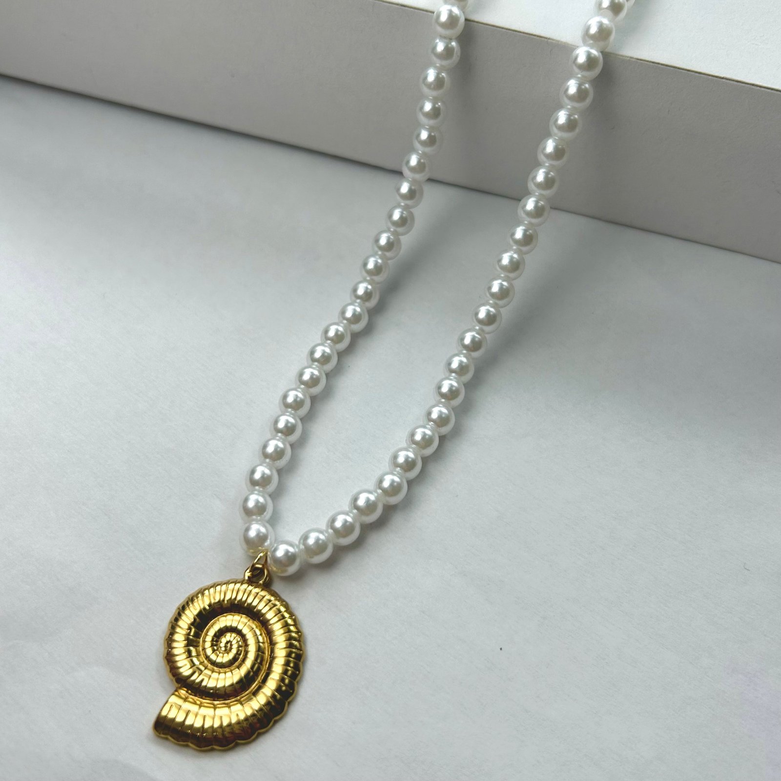 Collar Perlas con Caracola